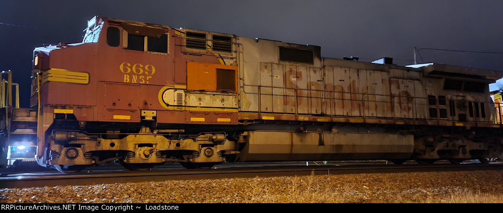 BNSF 669